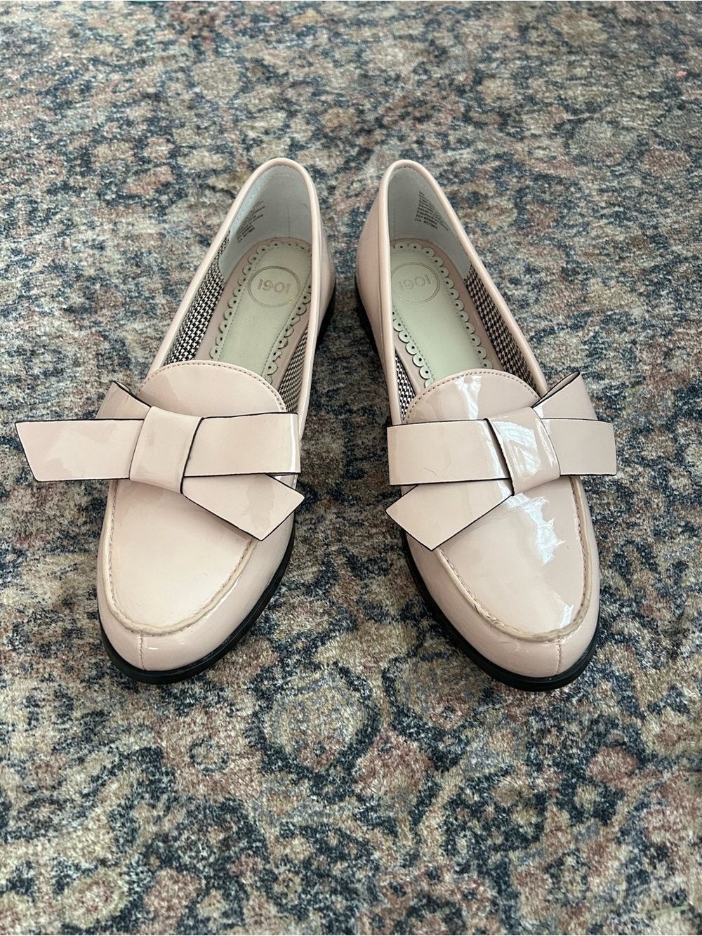 1901 Patent Bow Loafers in Light Pink
